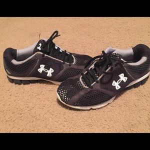 woman’s Under Armour sneakers sz 8